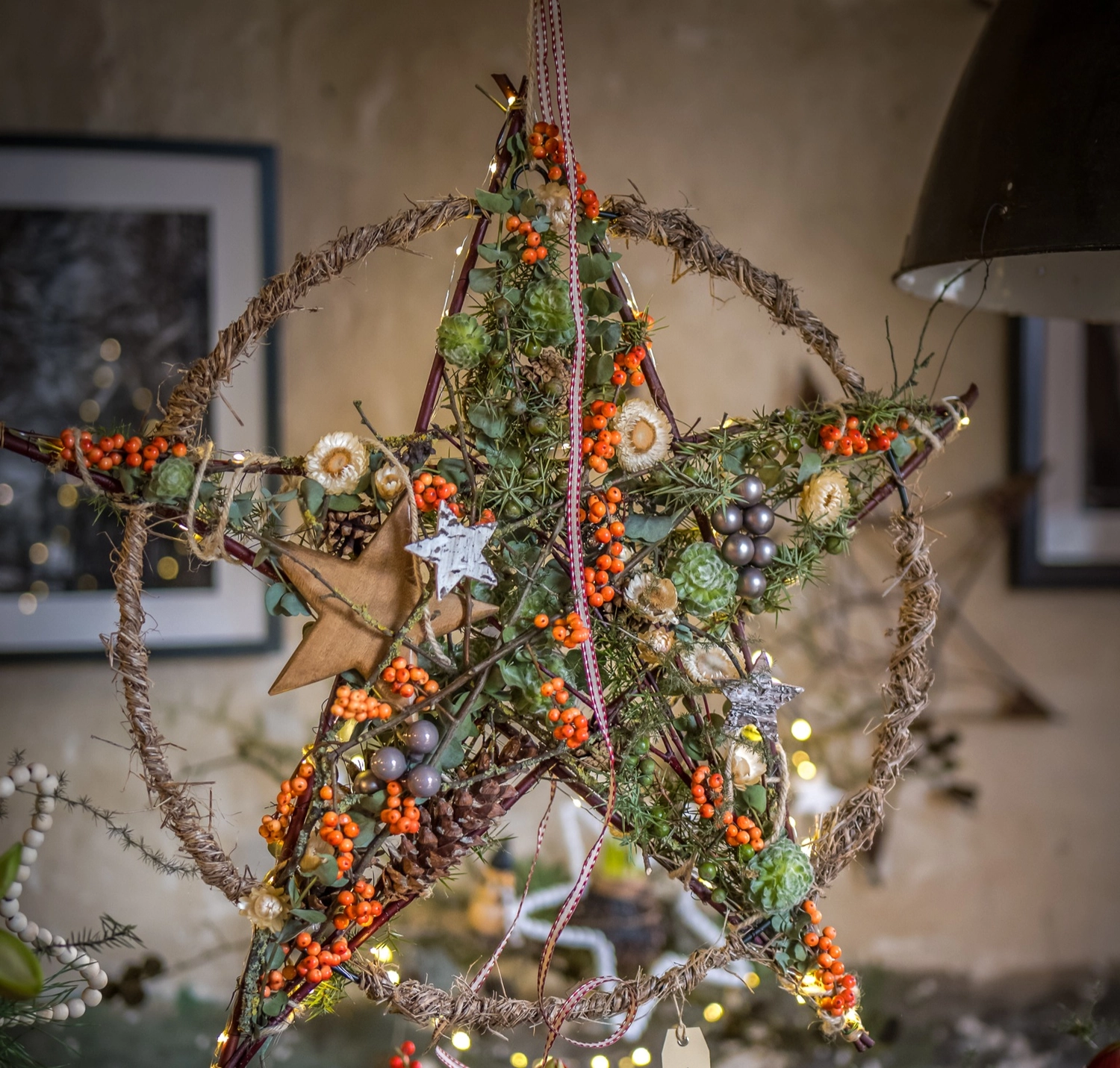 HOF DÖRKES - Kerzen und Blumen